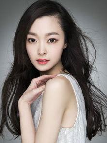 陈爱伦个人资料,才华横溢的艺术家，人生轨迹与成就概览