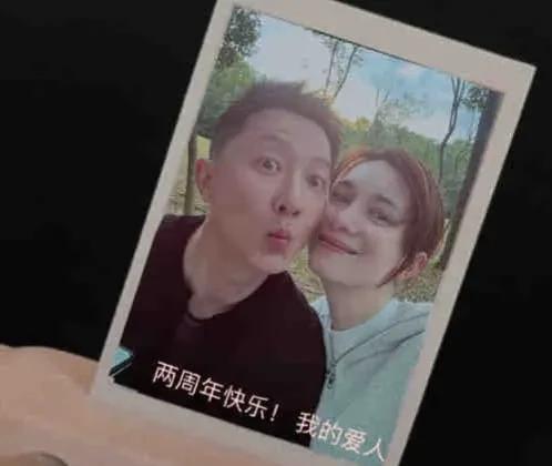 娱乐吃瓜爆料两个顶流,两大顶流明星的神秘瓜料大揭秘